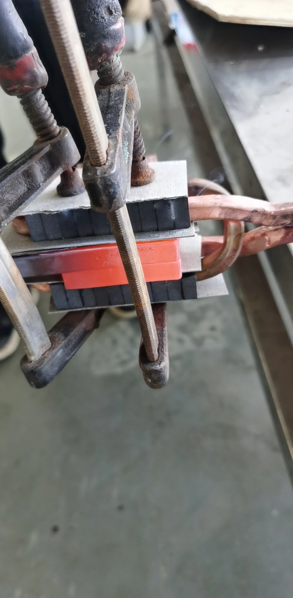 IGBT+DSP+CE प्रोटेबल इंडक्शन हीटर मशीन धातु शीट के साथ 5