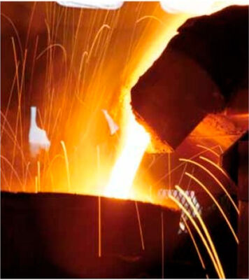 विनिर्माण बिक्री प्रेरण स्क्रैप/पुनर्नवीनीकरण धातुओं के पिघलने के उपकरण