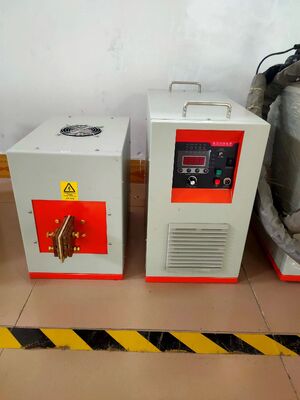 अच्छा दाम अल्ट्राहाई फ्रिक्वेन्सी इंडक्शन हीटिंग इक्विपमेंट UF-20kw ऑनलाइन