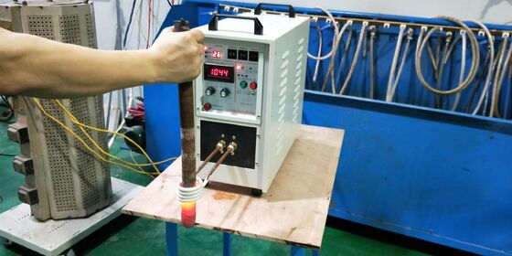 अच्छा दाम Hf-25kw IGBT उच्च आवृत्ति इंडक्शन वेल्डिंग मशीन रेफ्रिजरेशन उद्योग में तांबे के ट्यूब में सोल्डरिंग के लिए ऑनलाइन
